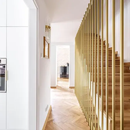 ヴィラ Golden Saska Kepa Luxury Retreat With Garden & Design Interior ワルシャワ