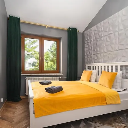 Golden Saska Kepa Luxury Retreat With Garden & Design Interior Villa Warsaw