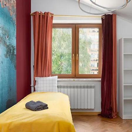 Golden Saska Kepa Luxury Retreat With Garden & Design Interior